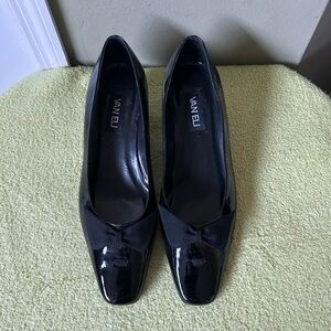 NWOB Vaneli Black Patent Leather Heels with Bow, with 2” heel